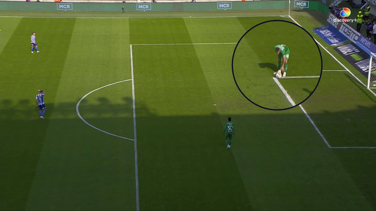 "Jag trodde att den var utanför, mycket skumt jag visste inte om det. Det ska väl vara straff, jag vet inte." Edvin Kurtulus om situationen där han tror att det är inspark för Hammarby.