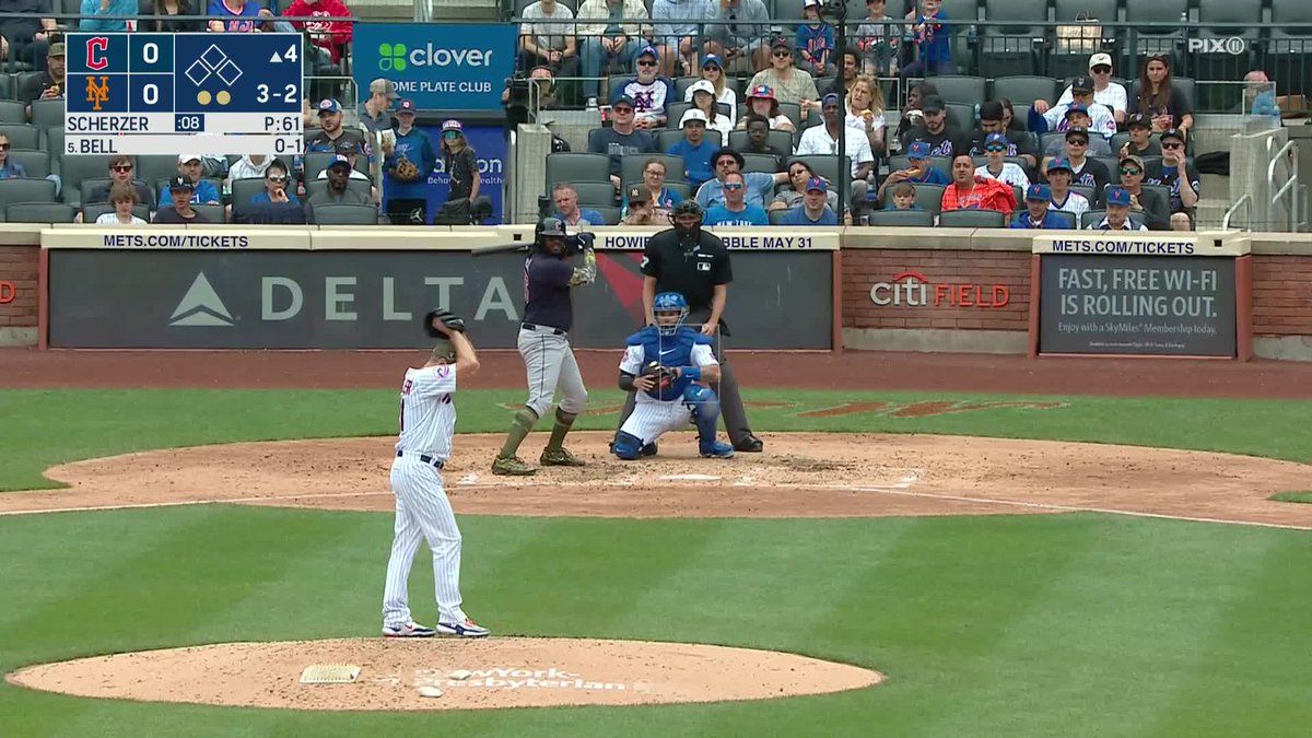 Completely guessing here, but we think Josh Bell might regret running on Starling Marte 😂 (via SNY)