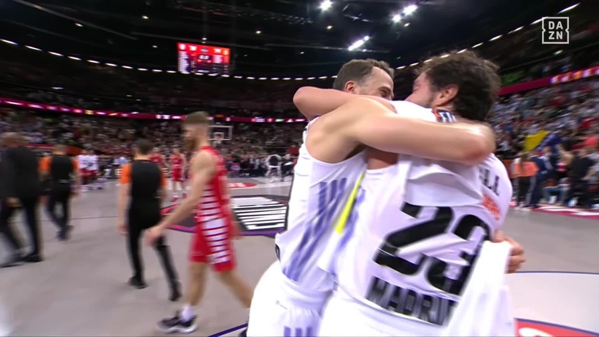 ¡TENÍA QUE SER CON UN MANDARINAZO! ¡TENÍA QUE SER Sergio Llull! EL REAL MADRID ES EL CAMPEÓN DE LA EUROLIGA DE FORMA LEGENDARIA. ¡ESTO ES BRUTAL! Enhorabuena Real Madrid Basket #Final4EnDAZN 🏀