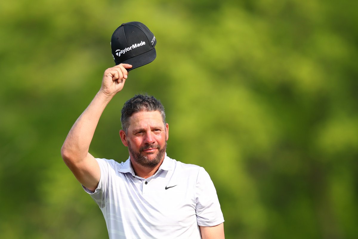 ¡MICHAEL BLOCK, LA HISTORIA DEL AÑO! -Es el 3.580 del mundo -Se gana la vida dando clases de golf -Está invitado en el PGA -Y acaba de hacer el golpe del torneo con este hoyo en uno Ya es historia del #PGAChamp, ya es historia del golf. #AquíGritamosGolf