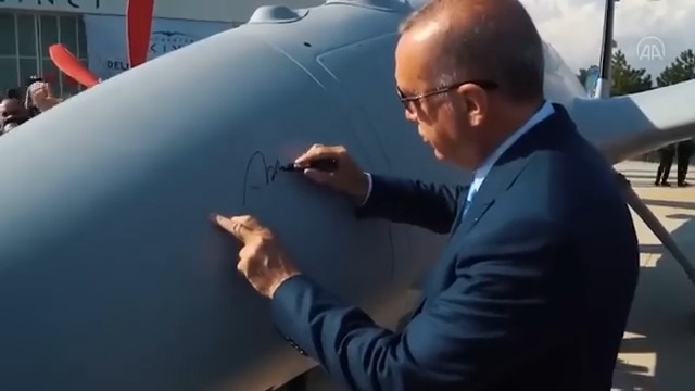Seçim sürecinde Cumhurbaşkanı Erdoğan için #BanaSenLazımsın sloganıyla paylaşılan son videoda, Kemal Kılıçdaroğlu'nun Sabiha Gökçen'i hedef aldığı sözlere yer verilirken, havalimanı uçuş rekoru kırmaya devam ediyor...