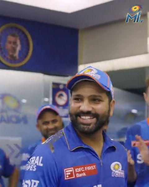 “I just want to appreciate everyone who is part of this team.” - Captain RO 🫶 PS: Akash dedicating his Dressing Room POTM🎖️ to his Rohit 𝘣𝘩𝘢𝘪𝘺𝘢 is everything! 🥹 #OneFamily #MumbaiMeriJaan #MumbaiIndians #IPL2023 #TATAIPL Rohit Sharma MI TV
