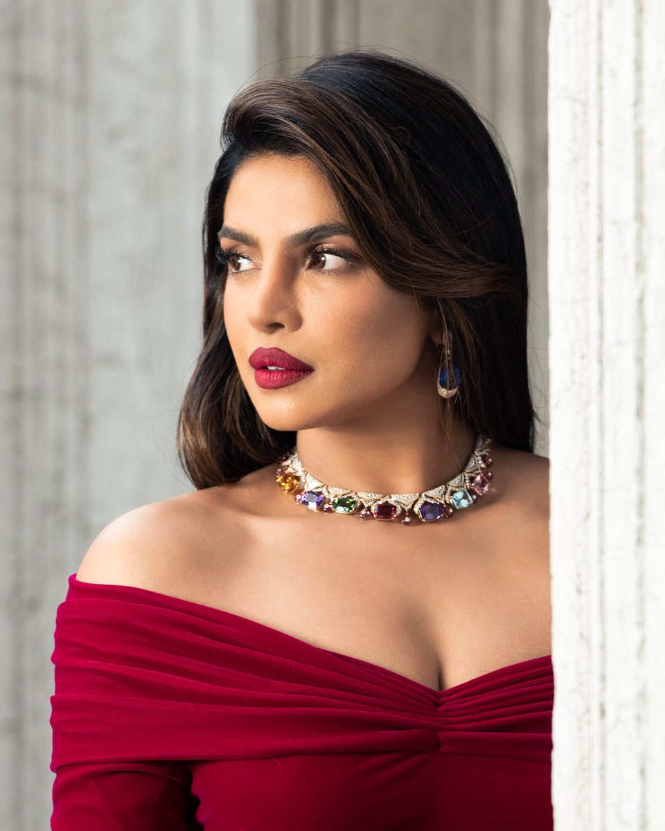 The beauty, the charm, the glamor – PRIYANKA is a vision of elegance adorned with the Constantinople necklace from the new Bulgari Mediterranea High Jewelry collection. #BulgariMediterranea
