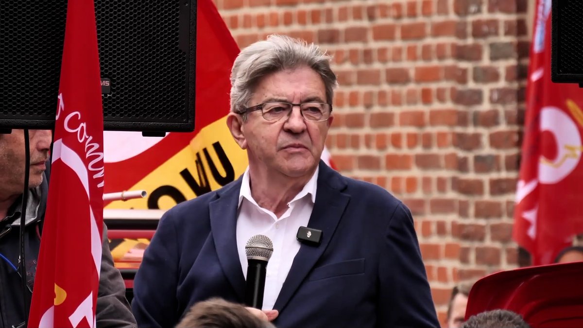 La police à laquelle je rêve, c'est la police de la République. Celle qui respecte, qui dit "vous" à tout le monde. Une police qui, voyant un travailleur, pense à son propre père, à sa propre mère et qui donc parle avec respect. #Vertbaudet