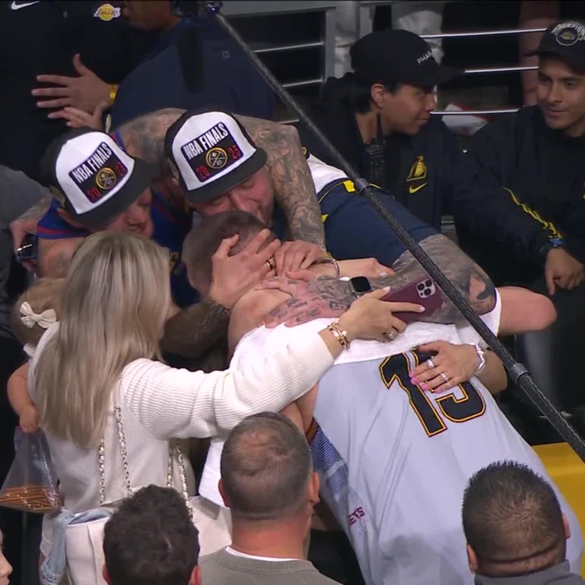 Family first for Jokic ❤️
