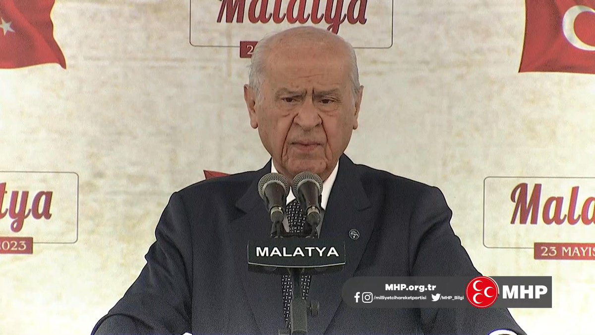 Genel Başkanımız Sayın Devlet Bahçeli Malatya'da: Oy pusulasını ele aldığınızda o pusulaya öyle bir bakın ki, televizyonlardaki yalana, dolana değil, soğana, patatese değil, milletin geleceğine, deprem felaketinin kaldırılmasına bir resim var ki o resim Recep Tayyip Erdoğan'dır.
