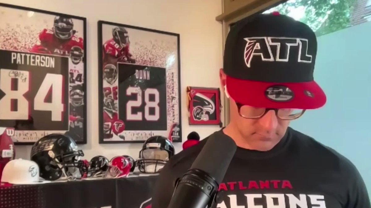 With our announcement to market in Germany, we had to give Atlanta Falcons Germany a pleasant surprise from Chris Lindstrom!