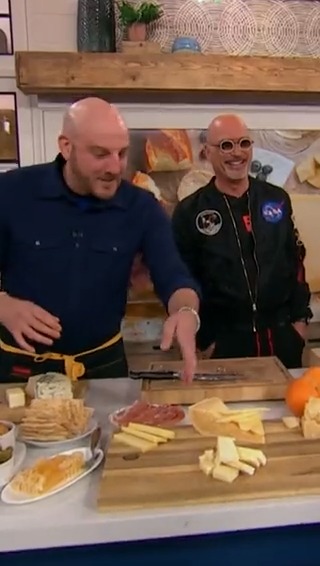 So maybe Howie Mandel doesn’t like cheese but Afrim Pristine can win anyone over with his charcuterie board extras like fresh honeycomb. 🧀🍯
