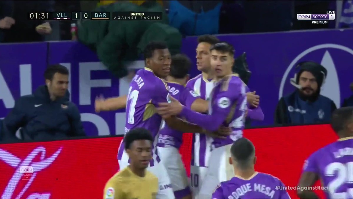 كريستنسن يفاجئ فريقه برشلونة بهدف عكسي سريع 🤯 👀 هل سبق لك أن رأيت مدافعاً يسجل بهذه الدقة في مرمى فريقه ؟ 😅 #الدوري_الإسباني | #بلد_الوليد | #برشلونة