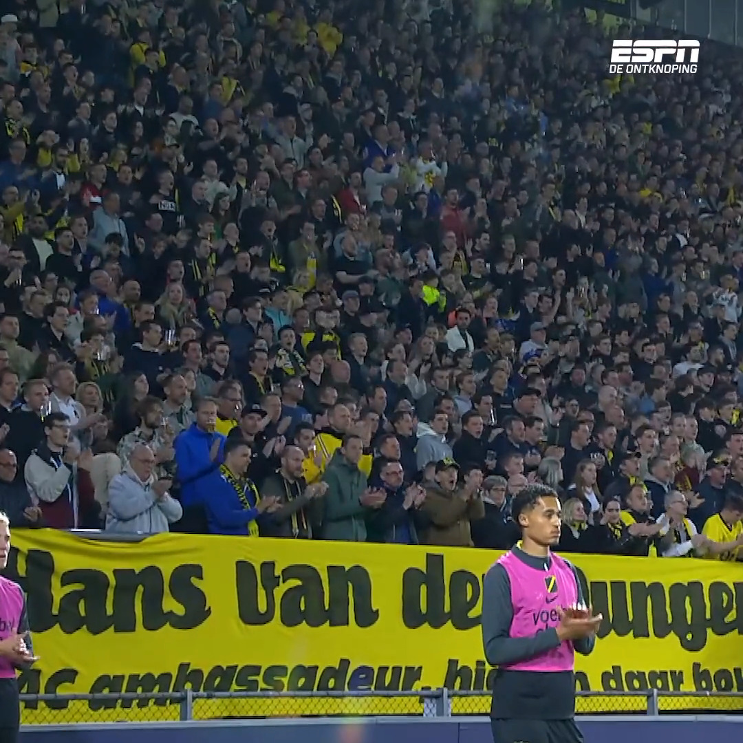 Prachtig eerbetoon aan NAC Breda 💛🖤-clubicoon Hans van den Dungen 👏❤️ #nacmvv