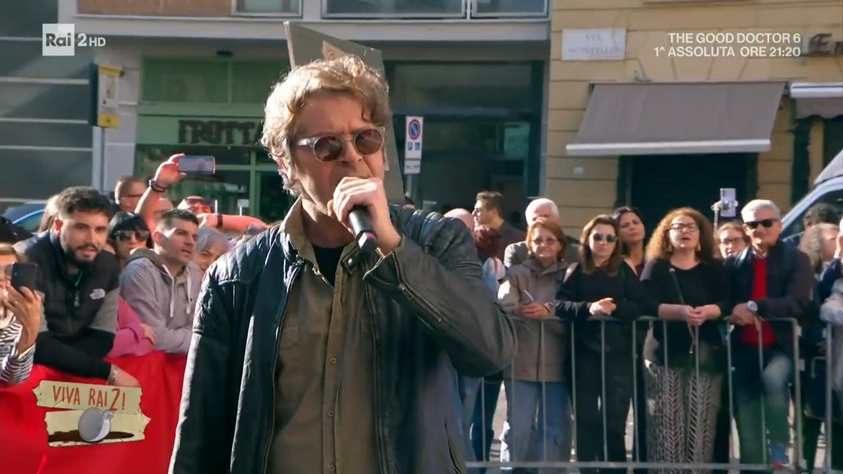 "In due si può lottare come dei giganti contro ogni dolore" ❤️🔥 Grazie Samuele Bersani! #VivaRai2