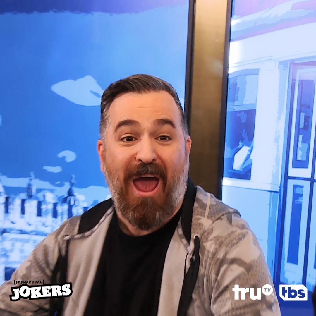 Raise your hand if you think you can do this ✋ #impracticaljokers