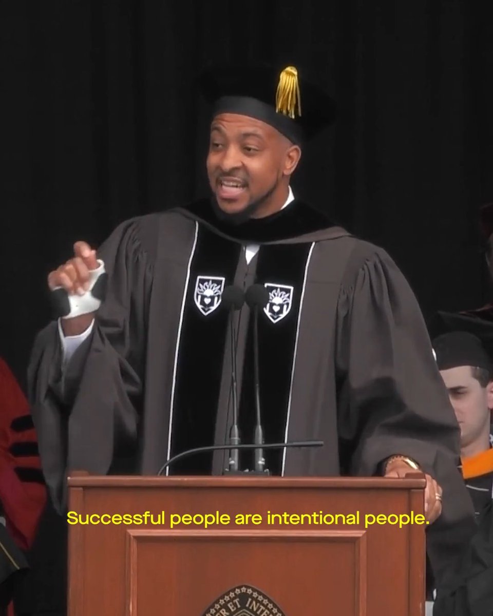 "Successful people are intentional people." NBPA President CJ McCollum gave out free game during his commencement speech at his alma mater, Lehigh University! 👏🏾