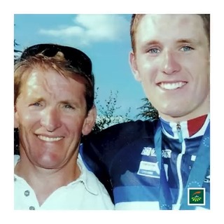 Pour Arnaud Demare le cyclisme est une histoire de famille. 👨👩👧👦🚴 Une passion du vélo qu’il partage avec son papa, des premiers coups de pédale amateurs jusqu’au monde professionnel. Rejoignez l’aventure #TonClubTonMaillot 👇