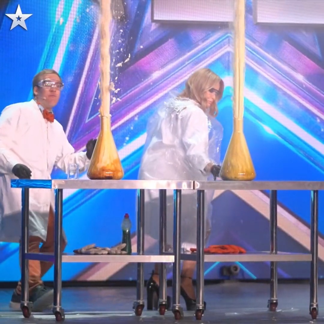 Swedish scientist Freddy Grip takes science to whole new heights (literally) on the #BGT stage with the help of Amanda Holden! 🧪 Do not try this at home!