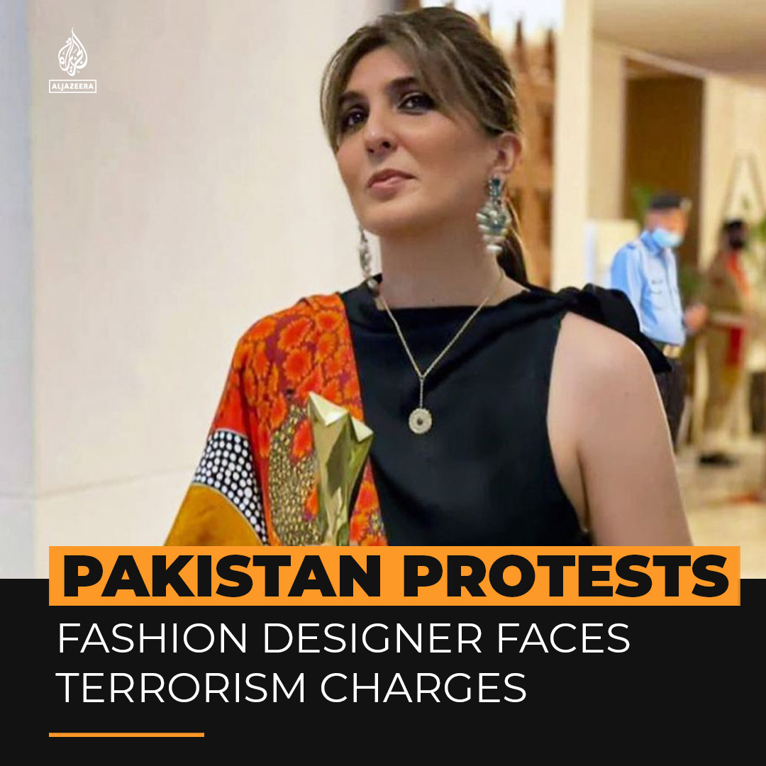 Pakistani fashion designer Khadijah Shah was led into court with her head covered to face terrorism charges over the May 9 protests following ex-PM Imran Khan’s arrest ⤵️