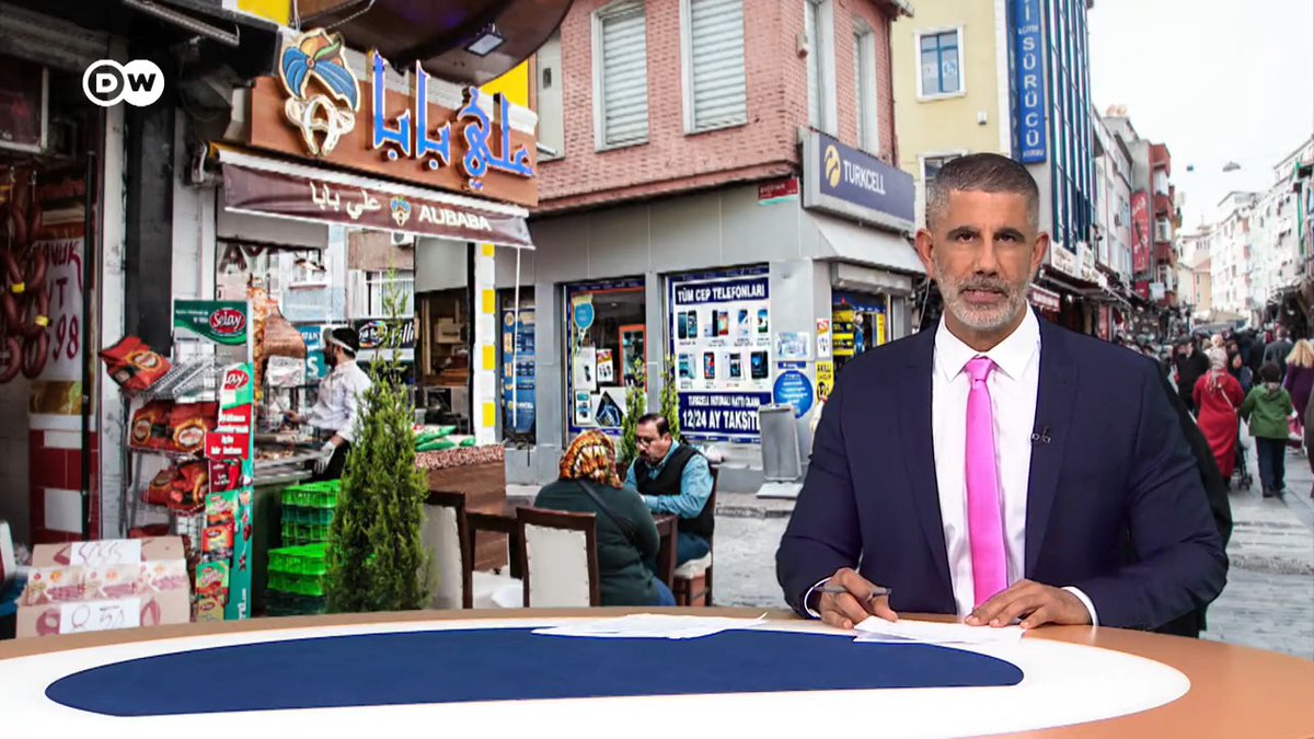 'Gönderilecek' denilen Suriyeliler ne düşünüyor? "Kimse neler yaşayabileceğinize önem vermiyor. Twitter okuyorum, çok korkunç benim için" "Diktatörlük vardı. Hâlâ devam ediyor. Biz de Türkiye'ye gelmek için böyle kolay kolay karar vermedik" #DWHaber #Seçim2023