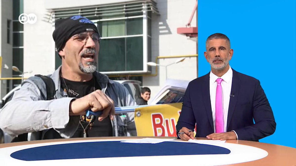 Mersin'de bir kişi, Erdoğan'ın sahte montaj videosu yayınlayarak halkı kin ve tahrike teşvik ettiğini öne sürerek hakkında suç duyurusunda bulunmak üzere Adliye'ye gitti Ancak Cumhurbaşkanına hakaret iddiasıyla gözaltına alındı "Şikayetçiydim, sanık oldum" #DWHaber #Seçim2023