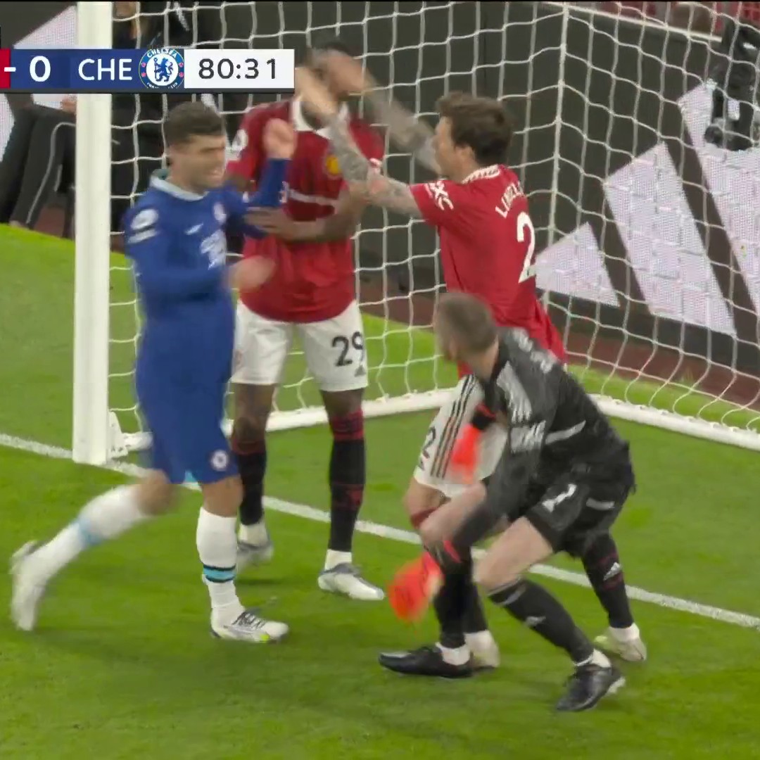 David De Gea and Lindelof were unhappy after this play from Christian Pulisic. (via NBC Sports Soccer)