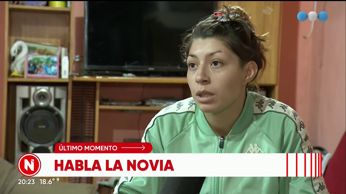Poné #TelefeNoticias AHORA | Habla la novia del ladrón que mató el sargento Mallea Andrés murió por los tiros de un policía al que acababa de robarle la moto. Rocío, su novia, cuenta su historia: "Me lo mataron como a un perro". Seguí el vivo en