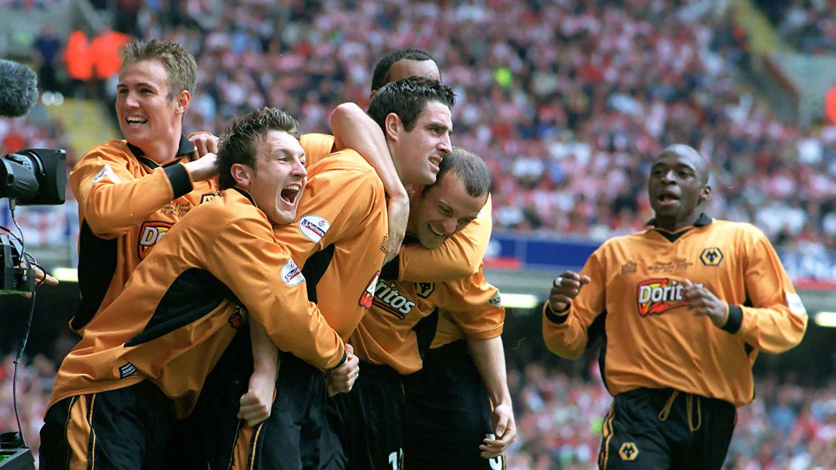 🗓️ On this day 20 years ago, Wolves beat Sheffield United 3-0 in the First Division play-off final and won promotion to the top flight for the first time in 19 years. #WWFC | #Wolves