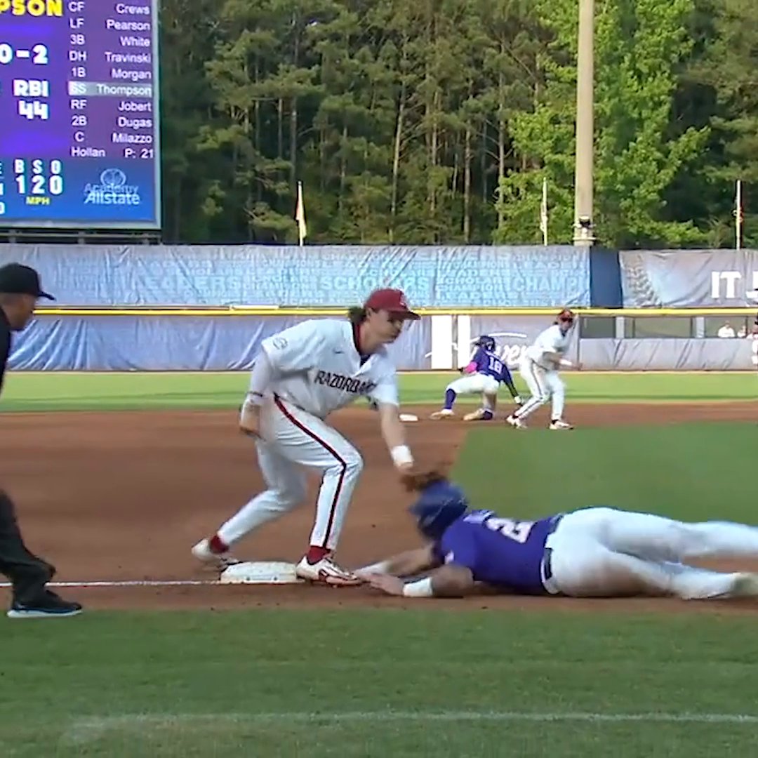 Still thinking about this play by Peyton Holt 🤯🤯 Arkansas Baseball
