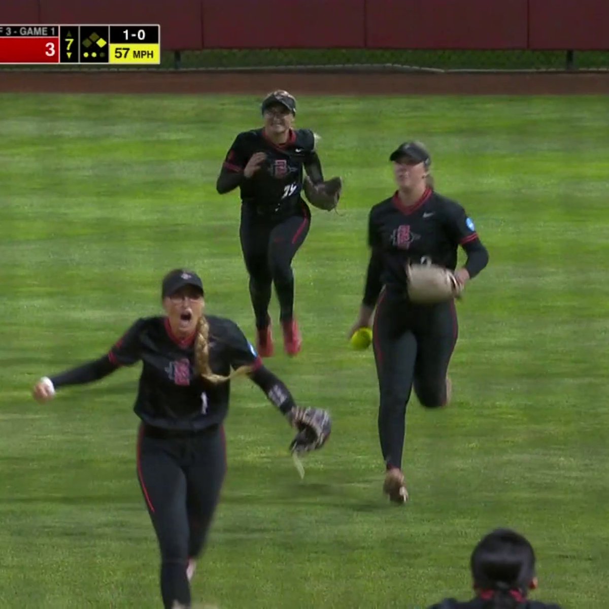 ☑️ First-ever Super Regional game ☑️ First-ever Super Regional win One game in and San Diego State Softball is feelin' SUPER 🤩