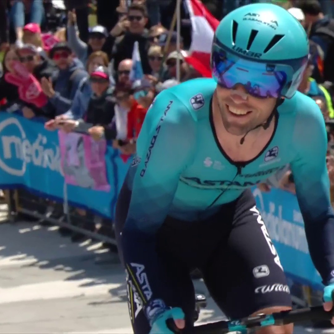 Mark Cavendish made sure to soak in the love from the crowd in his 𝙛𝙞𝙣𝙖𝙡 Giro time trial! ❤️ #Giro | Mark Cavendish