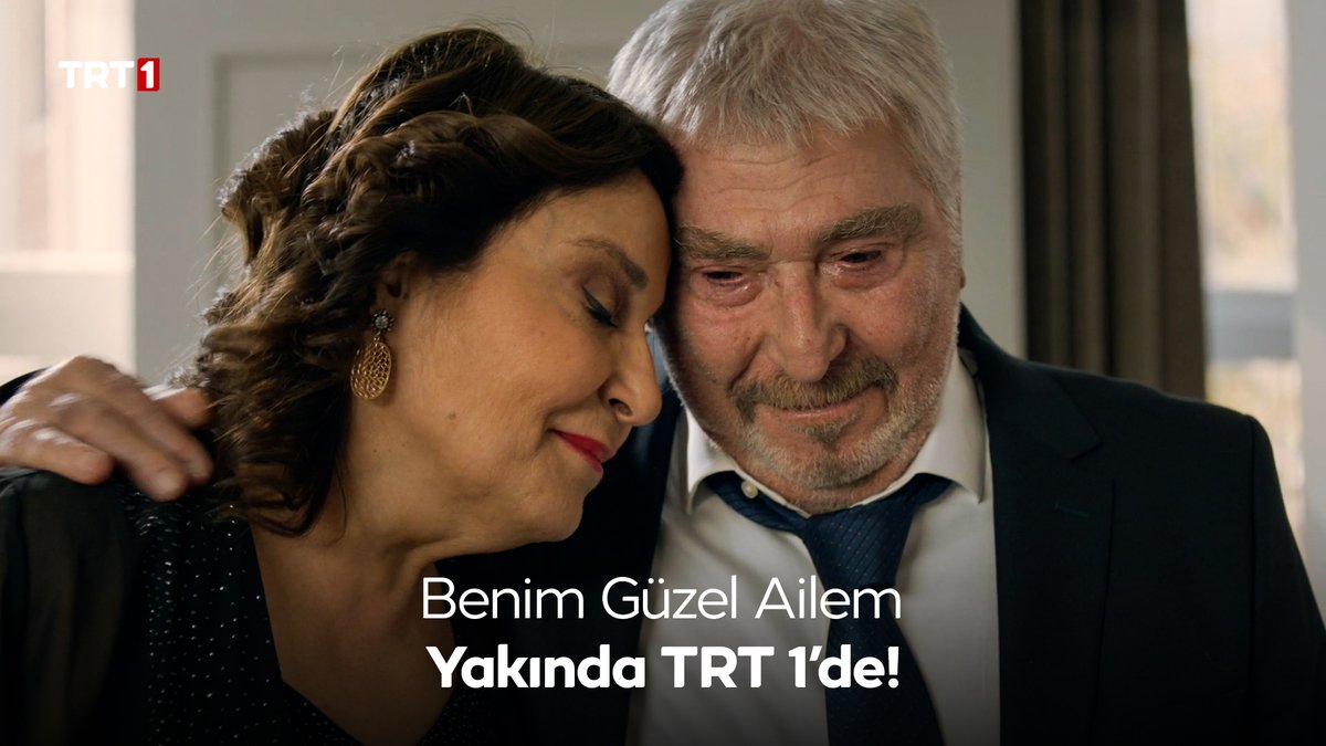"Çocuklar, torunlar mutluysa sen de mutlusundur." 👨‍👩‍👧‍👦 Yaz günlerinizi şenlendirmeye geliyoruz! 🤗 Yeni dizimiz "Benim Güzel Ailem" yakında TRT 1'de.