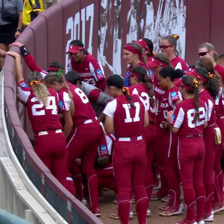 The Sooners needed some help getting the panel off 😅