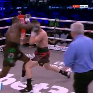 A big right hand from Okolie lands FLUSH! 💥 #OkolieBillamSmith