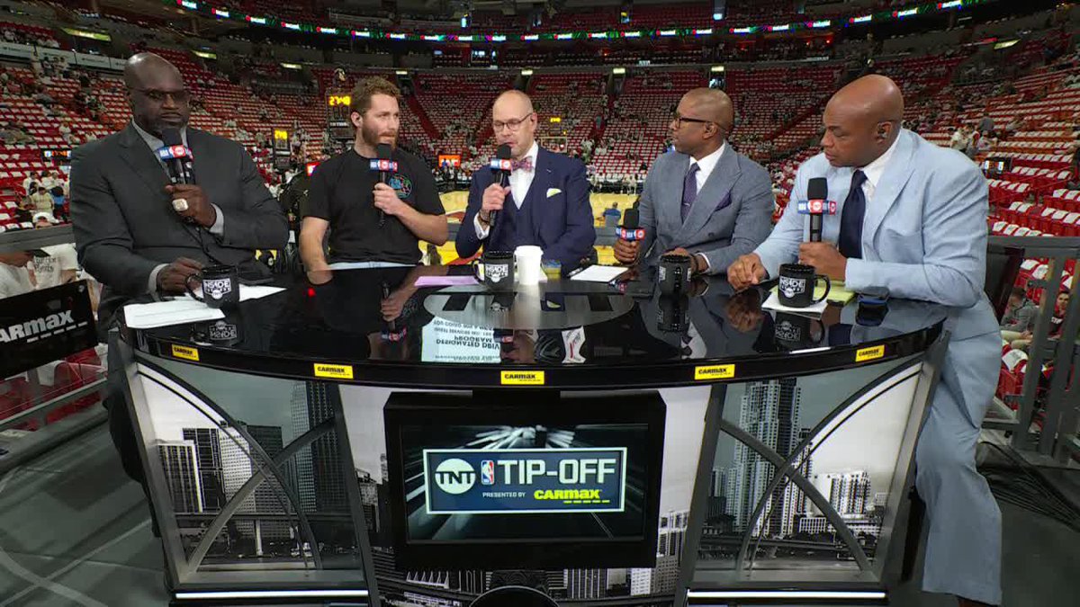 Matthew Tkachuk joined the @NBAonTNT crew at the Heat game for an all-time pregame interview 😂