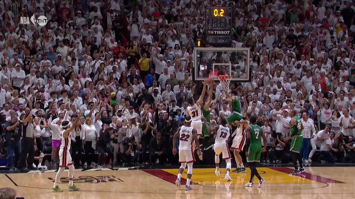 DERRICK WHITE FOR THE WIN 😱