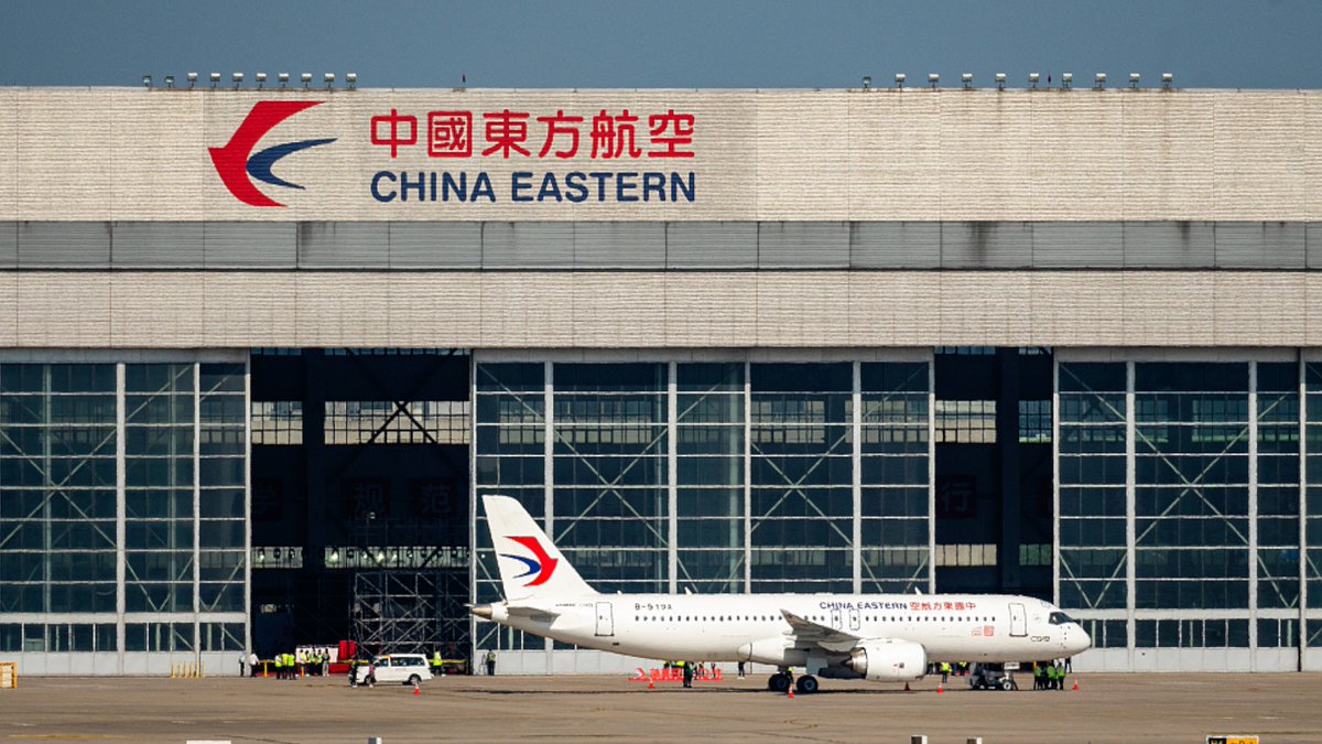 Today, China domestic passenger plane C919 made its first commercial flight - from Shanghai to Beijing and 120 passengers. Great news! Besides (A)irbus and (B)oeing, we now have a new choice - (C)omac.👍