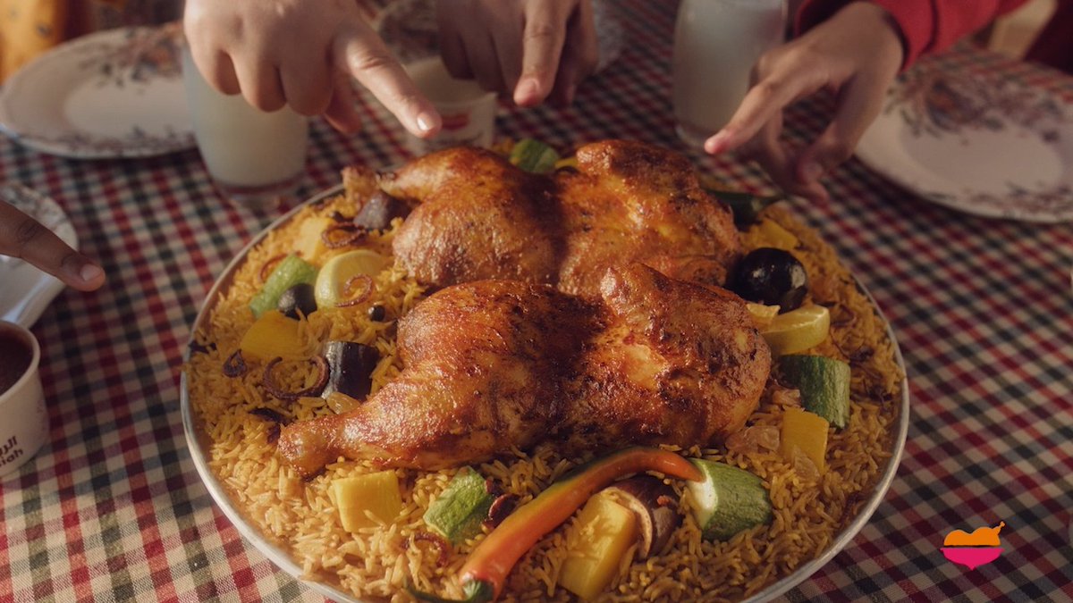 #الرومانسية_عندها_كبسة_خضار تقول الزين عندي مهما صار 🤩🧡 اطلب الآن 📲