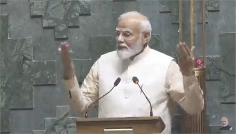 अमृतकाल का आह्वान है- मुक्त मातृभूमि को नवीन मान चाहिए, नवीन पर्व के लिए, नवीन प्राण चाहिए। मुक्त गीत हो रहा, नवीन राग चाहिए, नवीन पर्व के लिए, नवीन प्राण चाहिए। #MyParliamentMyPride