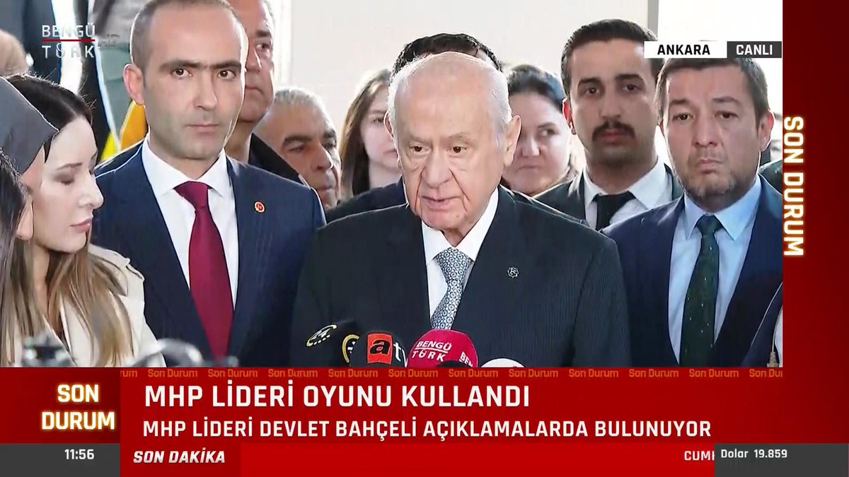 Genel Başkanımız Sayın Devlet BAHÇELİ, Cumhurbaşkanı Seçimi 2. turunda Ankara Anıttepe Ortaokulu’nda oyunu kullandı.