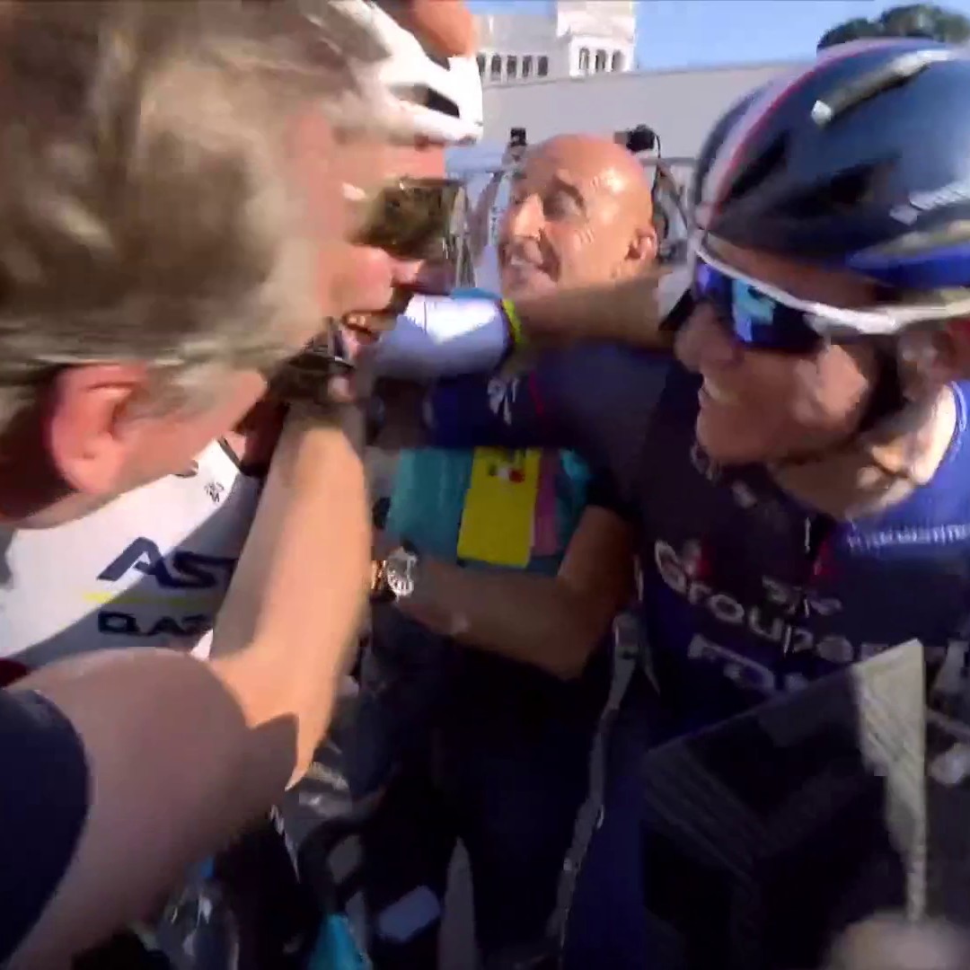 🗣️ “Enjoy it, savour it, remember it. The world’s best, the greatest of all time sprints to victory again.” 🤩 🥰 MARK CAVENDISH WINS THE FINAL STAGE IN HIS FINAL GIRO! 👏 WHAT A STORY!