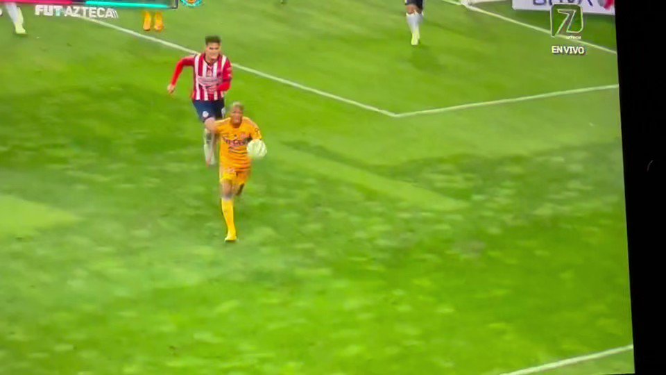 Quiñónez jugando de a Gratis