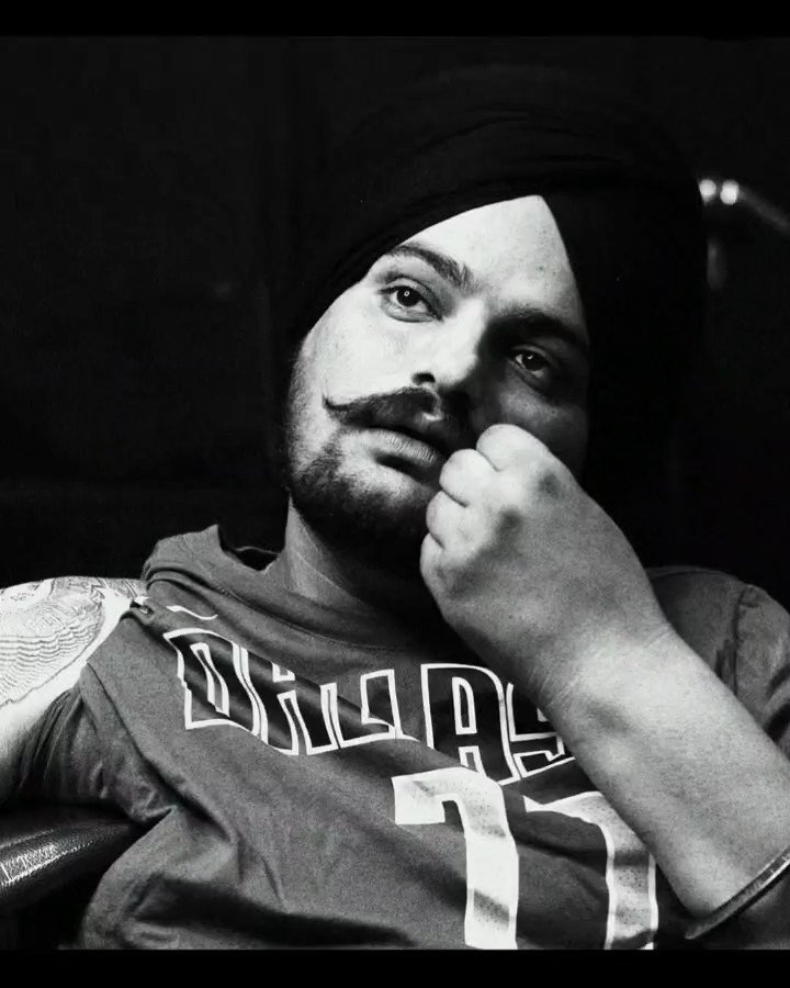 Last year on this day, 29th of May 2022, Punjab lost an Icon/ Legend Mother &amp; father lost their only son, for Fans he wasn't just an Artist. he was a family to us,&amp; will always remain as family 😭💔💔 REST IN POWER Sidhu Moosewala ♾️ #SidhuMooseWala #justiceforsidhumoosewala