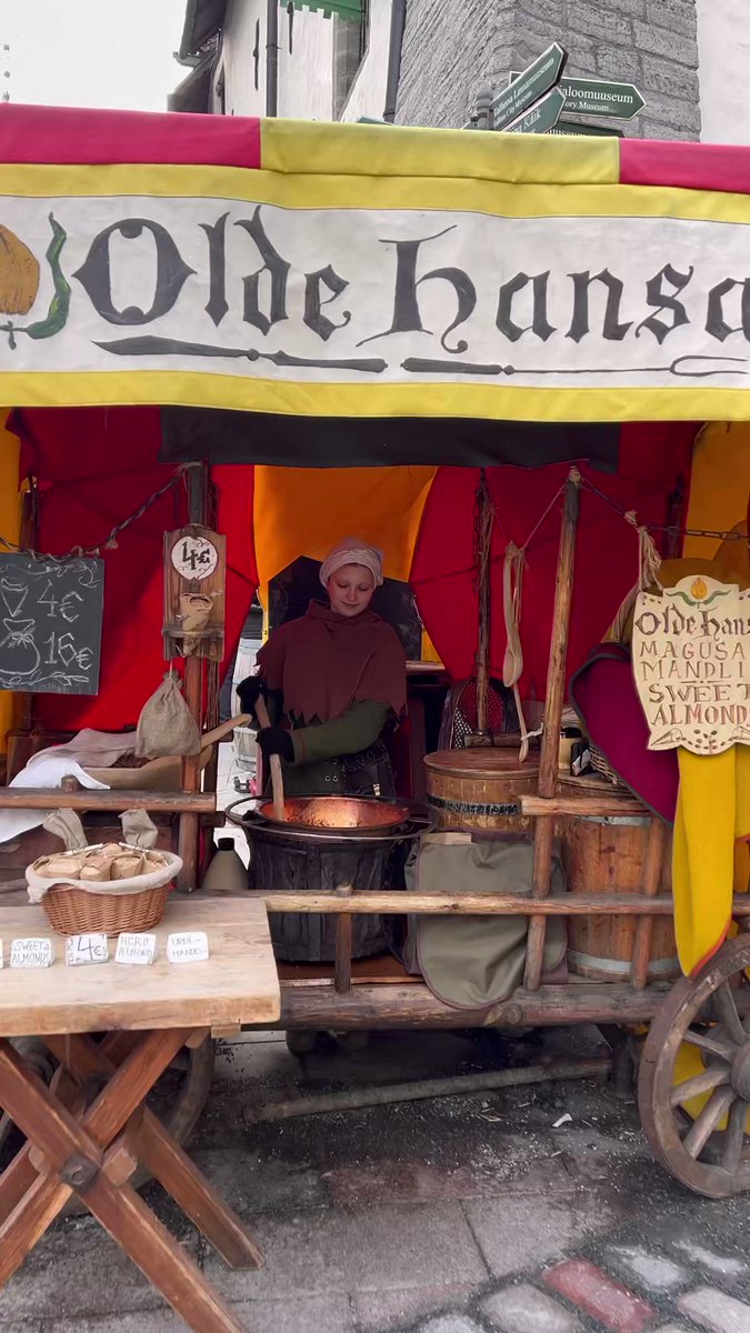 تتصدّر #إستونيا دول العالم في #التحول_الرقمي وتقديم الخدمات الحكومية الذكية إذ أنفقت #استونيا بسخاء على البنية التحتية الرقمية منذ استقلالها عن الاتحاد السوفيتي عام 1991. هي اول بلد يقوم بعمل خدمات الواي فاي مجانا في الاماكن العامة في عام 2005 وهي اول بلد تطبق الانتخابات الرئاسية اون لاين في عام 2007 والحمدلله المملكة العربية السعودية اليوم مع رؤية 2030 تتجه وبشكل متسارع لتكون في مصاف الدول في هذا المجال #اوروبا #تصويري #سياحة #معلومة_سياحية