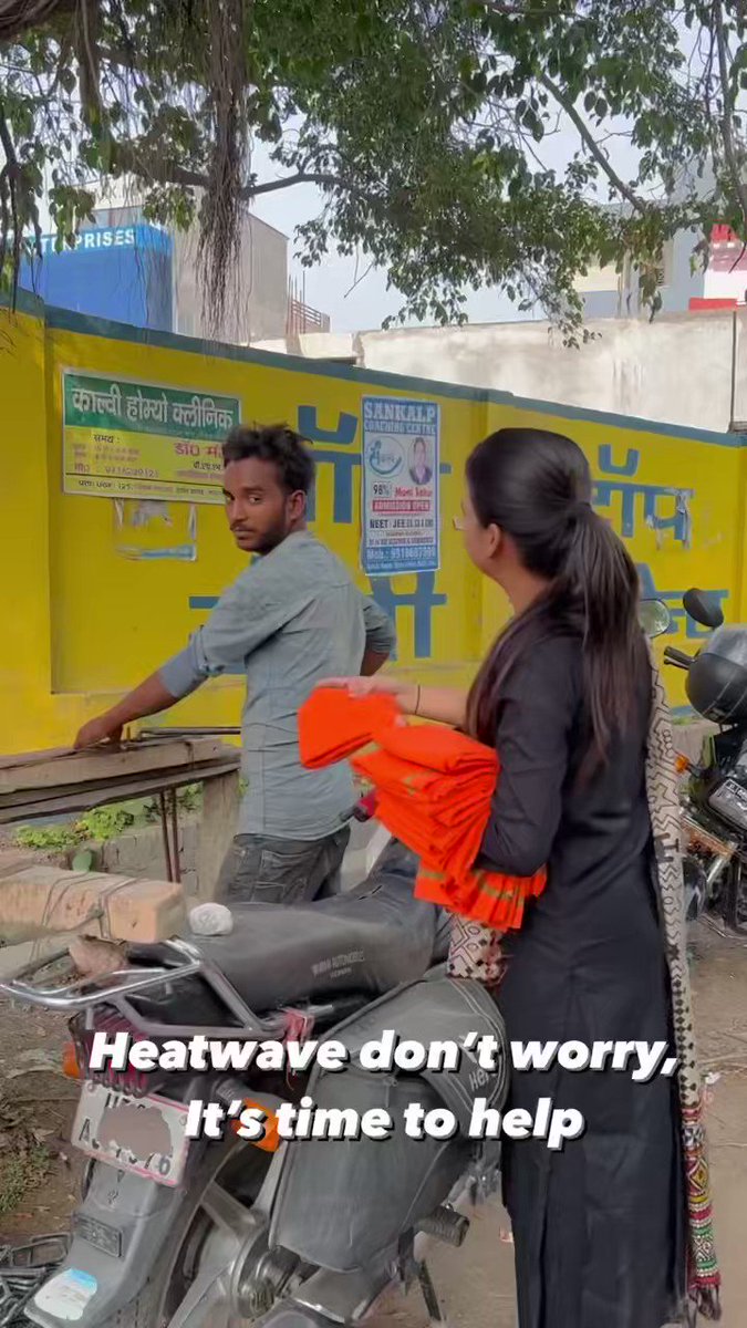 As the Indian Meteorological Department (IMD) issues a heatwave warning, so we have distributed “Gamcha” to rickshaw pullers, Street Vendors who are working hard throughout the day. Our only endeavor is to make things a tad bit comfortable for them. 🥹