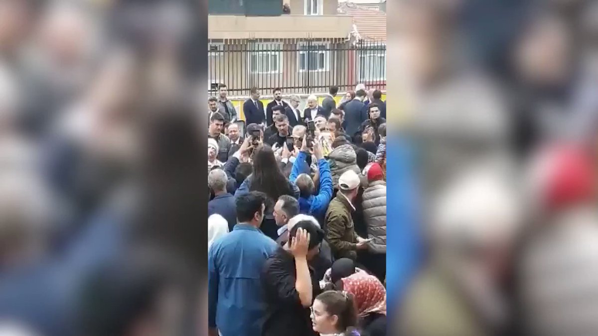 Erdoğan'ın dağıttığı 200 TL dünya basınında 📍"Almanya'da düşünülmeyecek olay Türkiye'de mümkün" 🔗