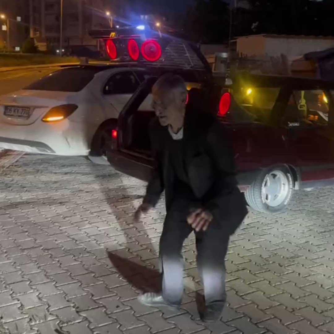 Cumhurbaşkanı Erdoğan'ın yeniden seçilmesini büyük bir coşkuyla kutlayan vatandaşların viral olan kutlama görüntüleri