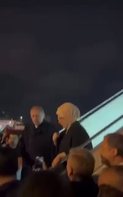 Emine Erdoğan'dan Rıdvan Dilmen'e: 'Sen çekil oradan, siz yanlış yaptınız.'