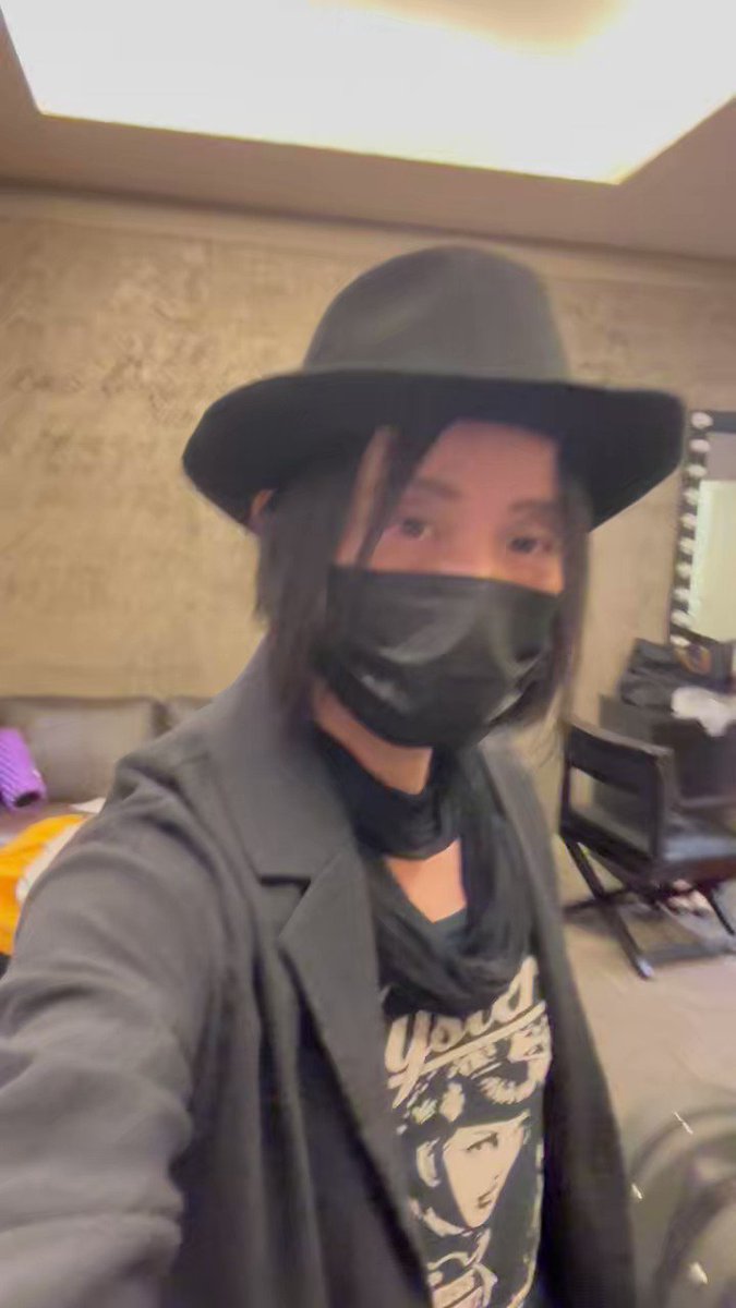 オランピア劇場に着きました。楽屋からステージまで、ご紹介します。 今日、29日、父ちゃんはここでライブやるんだ！ 熱血！ ※ 音声が出ない、ごめんなさい。