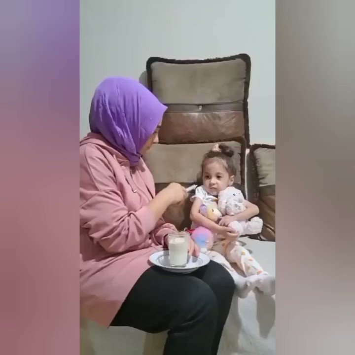 Siz hiç çocuğunuzu enjektör ile beslemek zorunda kaldınız mı? Kızım da artık doya doya yemek yesin ne olur. Lütfen kızıma can olun, nefes olun. Taplink 👇🏽💛 Meliha Ahsen #istanbulunfethi #Turkey #29MAYIS1453 #RecepTayyipErdogan #sonuclar #protest #ALTIN