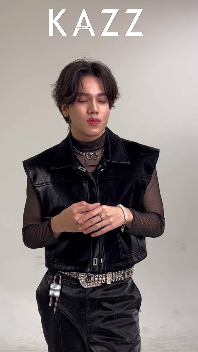 "คนที่จะพาความรักมาแทนความเหงา .. คนที่จะเติมความรักให้ใจที่ว่างเปล่า"🎶 ปังเกิ้นนน! วันนี้เรามีหนุ่มฮอตมาคิดท่าเต้นสดๆ ร้อนๆ เพื่อชาว KAZZ โดยเฉพาะ! กับเพลง "เหงา (Loneliness)" โดยเจ้าของเพลงเสียงละมุน 'ฟลุ๊ค ณัฐนนท์ FlukeNoir ' ซ้อมเต้นด่วน~ #LonelinessFLUKE #Nutanonts