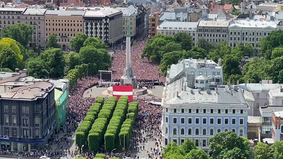 LIVE no Brīvības pieminekļa