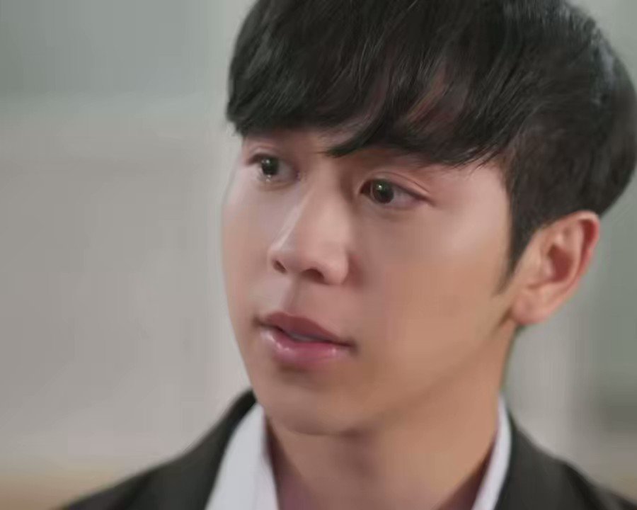 ‘ หลุยส์ ธนวิณ ’ ร้องเพลงได้ แรปได้ เล่นดนตรีได้ เต้นได้ การแสดงก็ดี อยากให้มีคนรู้จักหลุยส์เยอะ ๆ ความสามารถร้อยแปดด้านอะ ถ้าได้ตามจริง ๆ แล้วจะไม่ผิดหวังในตัวหลุยส์เลย หลุยส์เก่งมากจริง ๆ ㅠ ㅠ #louis_thanawin `